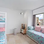 Port - Sea Views, Sleeps 6 Apartment