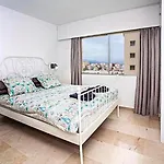Apartment Port - Sea Views, Sleeps 6 Estepona