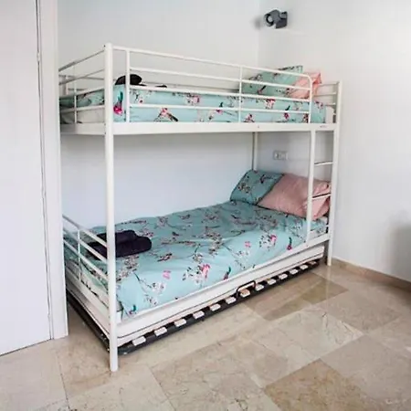 Marina, Modern Apartment, Sea Views, Balcony, Sleeps 6, Family Friendly