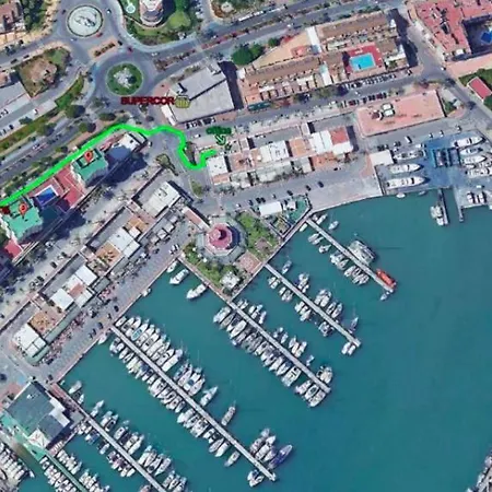 Marina, Modern Apartment, Sea Views, Balcony, Sleeps 6, Family Friendly *