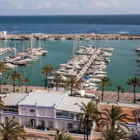 Marina, Modern Apartment, Sea Views, Balcony, Sleeps 6, Family Friendly Apartment