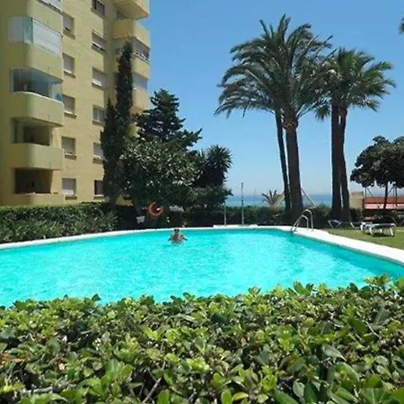 Marina, Modern Apartment, Sea Views, Balcony, Sleeps 6, Family Friendly * Estepona