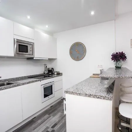 Lägenhet Port - Sea Views, Sleeps 6 *