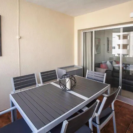 Marina, Modern Apartment, Sea Views, Balcony, Sleeps 6, Family Friendly Apartment
