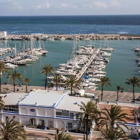 Marina, Modern Apartment, Sea Views, Balcony, Sleeps 6, Family Friendly *
