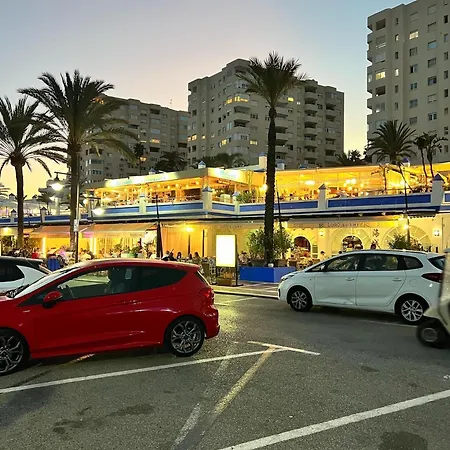 Marina, Modern Apartment, Sea Views, Balcony, Sleeps 6, Family Friendly *