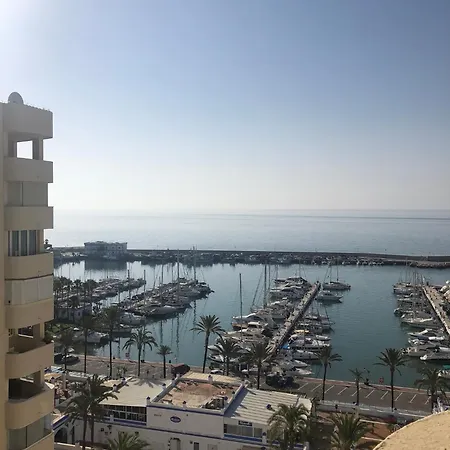 Apartment Marina, Modern Apartment, Sea Views, Balcony, Sleeps 6, Family Friendly Estepona