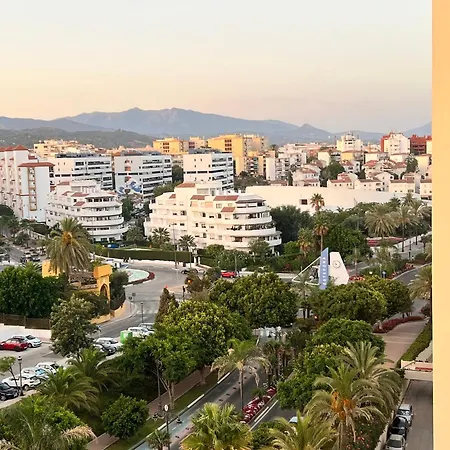 Marina, Modern Apartment, Sea Views, Balcony, Sleeps 6, Family Friendly Estepona