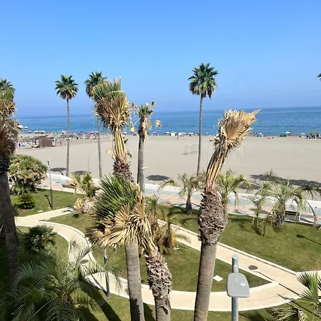 Marina, Modern Apartment, Sea Views, Balcony, Sleeps 6, Family Friendly Estepona