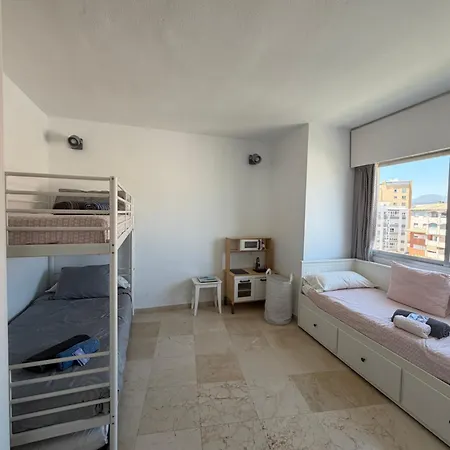 Port - Sea Views, Sleeps 6 *